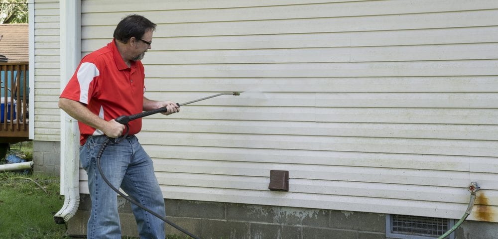 cleaning vinyl siding